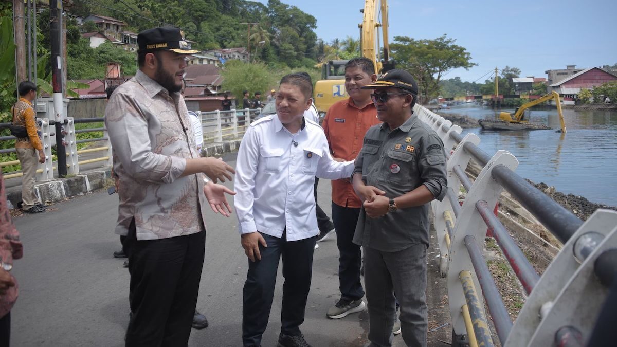 Wako Fadly Amran cek banjir kanal sungai Batang Arau. (dok. istimewa)