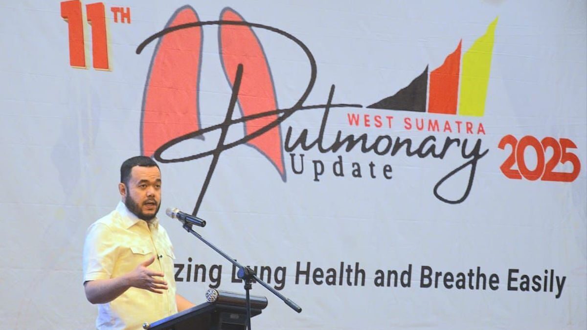 Wako Fadly Amran saat jadi keynote spekaer di iven Pulmonary Update 2025. (dok. Prokopim)