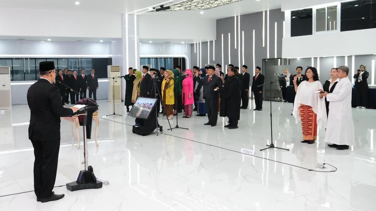 Wamen Ossy lantik pejabat fungsional di Kementerian ATR/BPN. (dok. istimewa)