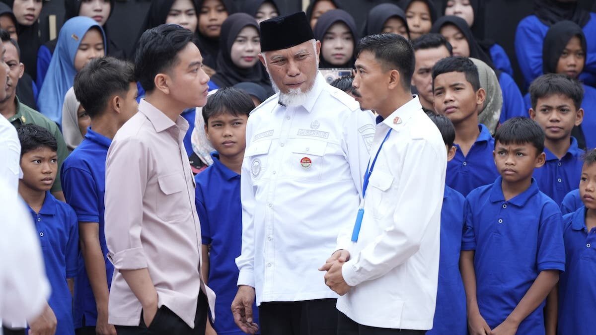 Wapres Gibran bersama Gubernur Mahyeldi mengecek Sekolah Rakyat di kawasan Pauh Kota Padang. (dok. adpsb)