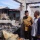 Wawako Maigus Nasir cek lokasi kebakaran di Ganting dan serahkan bantuan dari Pemko Padang. (dok. Prokopim)