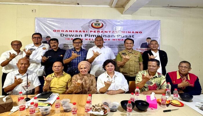 Bertemu Tokoh Pendiri IKM, Ketum Andre Rosiade Siap Besarkan IKM hingga Keluar Negeri