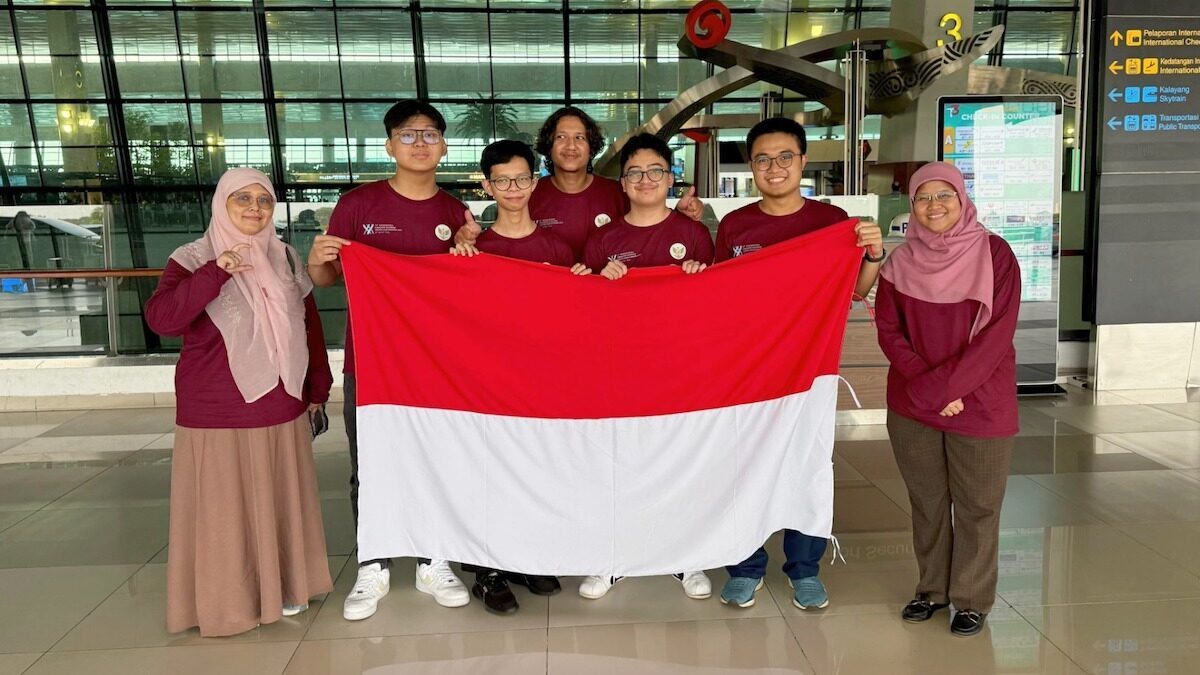Empat siswa SMA terpilih resmi mewakili Indonesia dalam International Chemistry Olympiad (IChO) ke-57 yang berlangsung pada 5–14 Juli 2025 di Dubai, Uni Emirat Arab. (Foto: Dok Kemendikdasmen)
