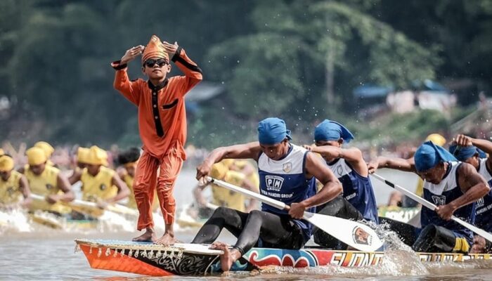 Wapres Gibran Dorong Pelestarian Tarian “Aura Farming” dari Pacu Jalur yang Mendunia