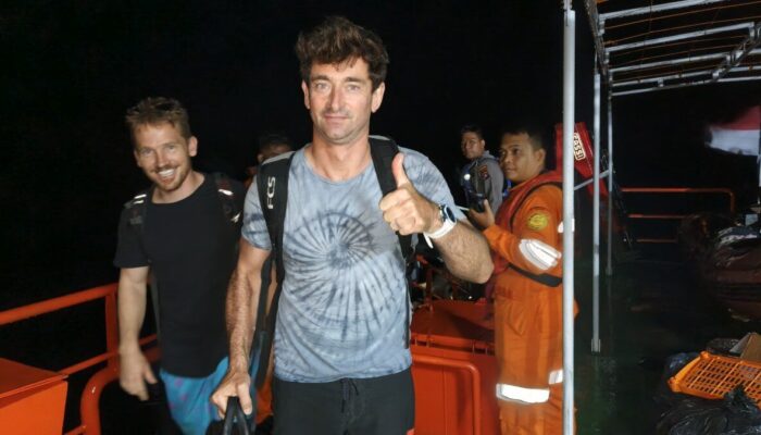 Kapal Bocor di Perairan Pulau Nyamuk, SAR Padang Evakuasi 16 Penumpang