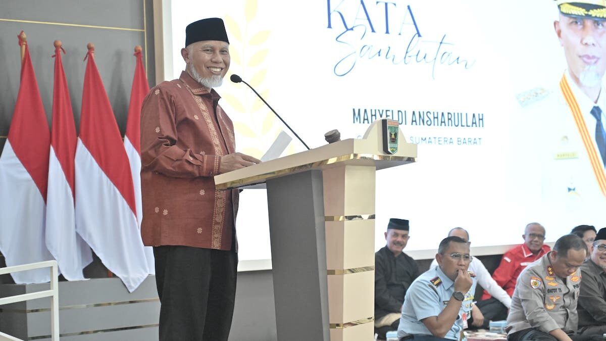 Sambutan Gubernur Mahyeldi saat kedatangan Menpora RI Dito Ariatedjo di Padang. (dok. adpsb)