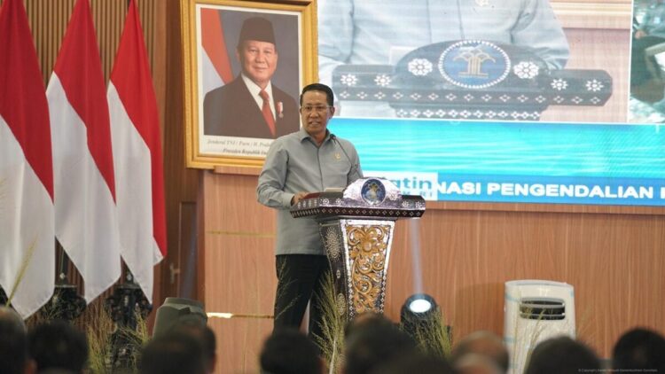Menteri Hukum Republik Indonesia, Supratman Andi Agtas, secara resmi membuka kegiatan Rapat Koordinasi Pengendalian Kinerja Semester I Tahun 2025 di lingkungan Kementerian Hukum, Selasa (29/7/2025). Dok.Kementerian Hukum