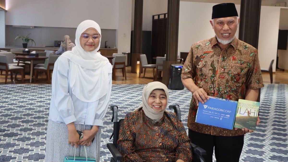 Gubernur Mahyeldi bertemu owner Paragon Corp, Nurhayati Subakat. (dok. adpsb)