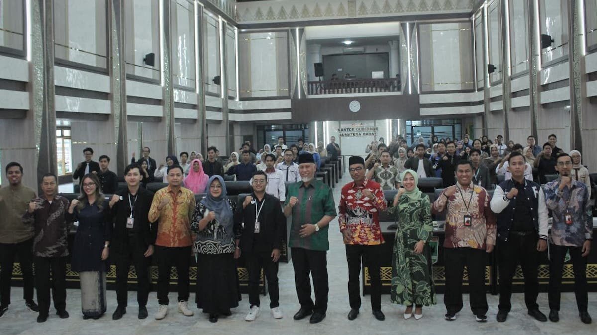 Mahyeldi saat membuka Minangkabau Sharia Investment (MiSI) 2025 di Aula Kantor Gubernur, Selasa (26/8/2025). (dok. adpsb)
