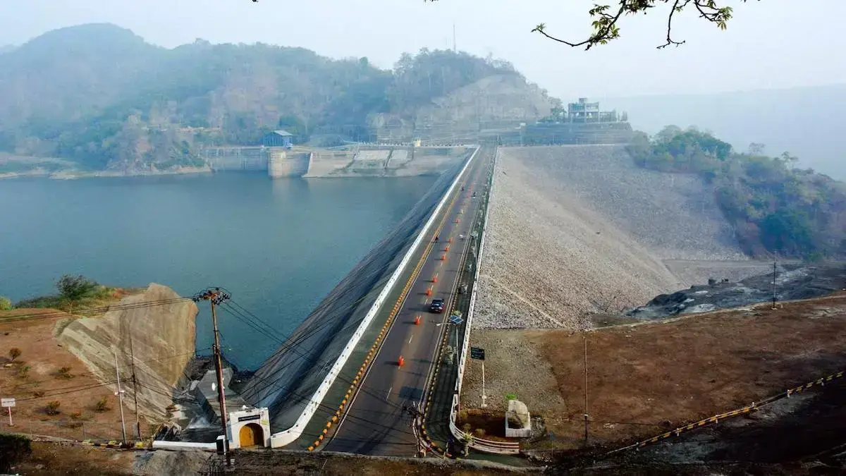 Pembangkit Listrik Tenaga Air (PLTA) Cirata berkapasitas 1.000 MW yang berada di Kabupaten Purwakarta dan Bandung Barat, Jawa Barat sebagai salah satu pembangkit EBT yang terdaftar dalam sistem pelacakan elektronik dari APX TIGRs dan diakui secara internasional untuk mengeluarkan Renewable Energy Certificate (REC). (dok. PLN)