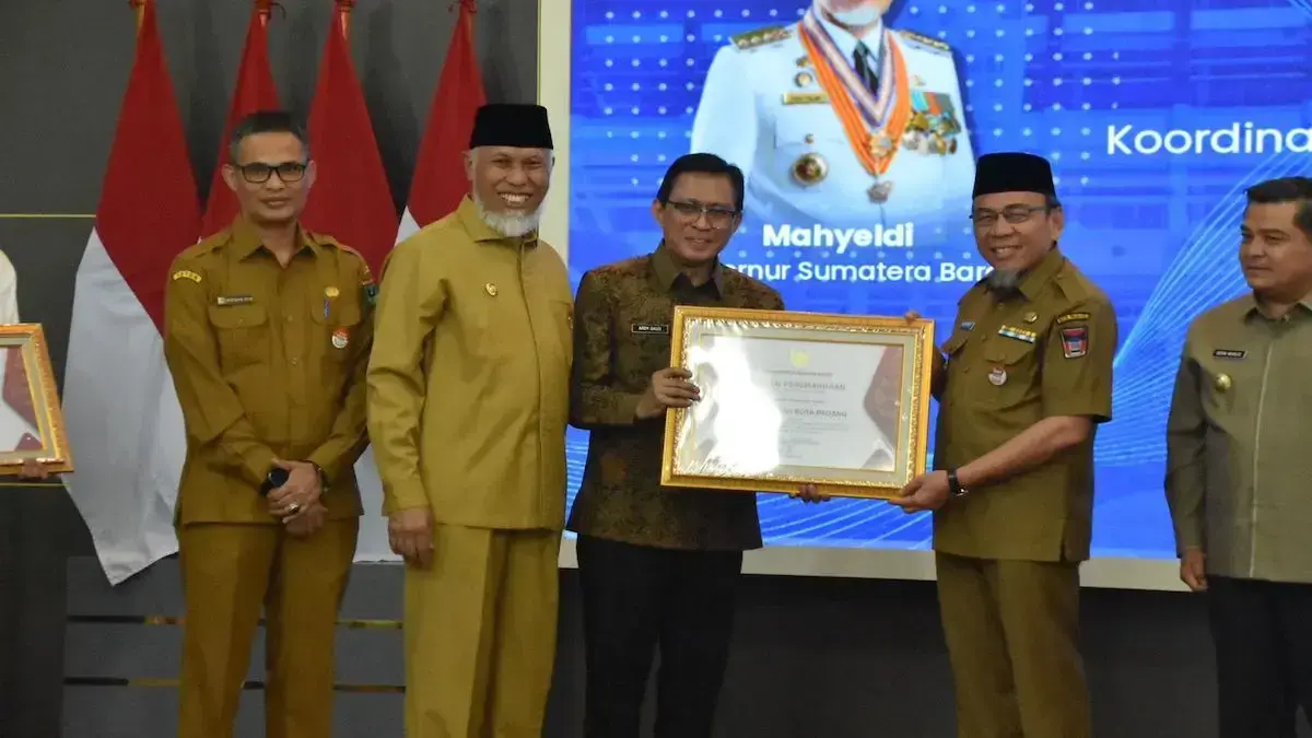 Pemko Padang raih tinga penghargaan bergengsi. (dok. istimewa)