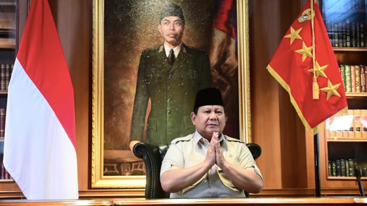 Presiden Prabowo Subianto menyampaikan keterangannya di kediaman pribadinya di Hambalang, Kabupaten Bogor, pada Jumat, 29 Agustus 2025. (Foto: BPMI Setpres)