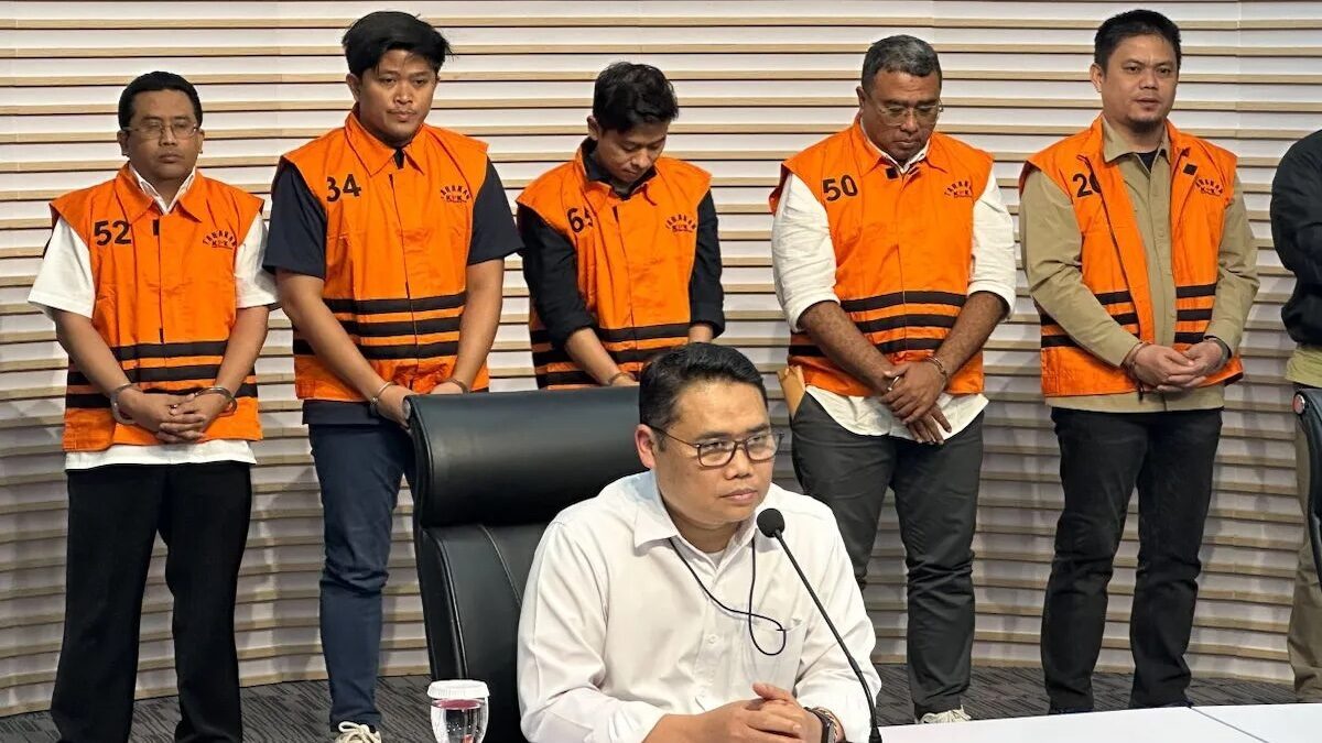 KPK rilis para tersangka kasus korupsi pembangunan RSUD di Kolaka Timur. (dok. Antara)