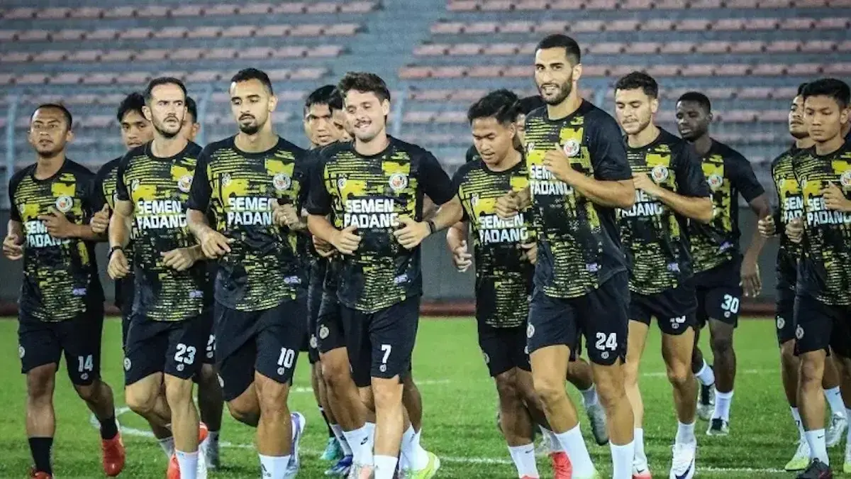 Latihan para penggawa Kabau Sirah jelang BRI Super League 2025/26 digelar. (dok. istimewa)