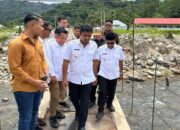 Wagub Vasko Tinjau Jembatan yang Makan Korban di Pessel