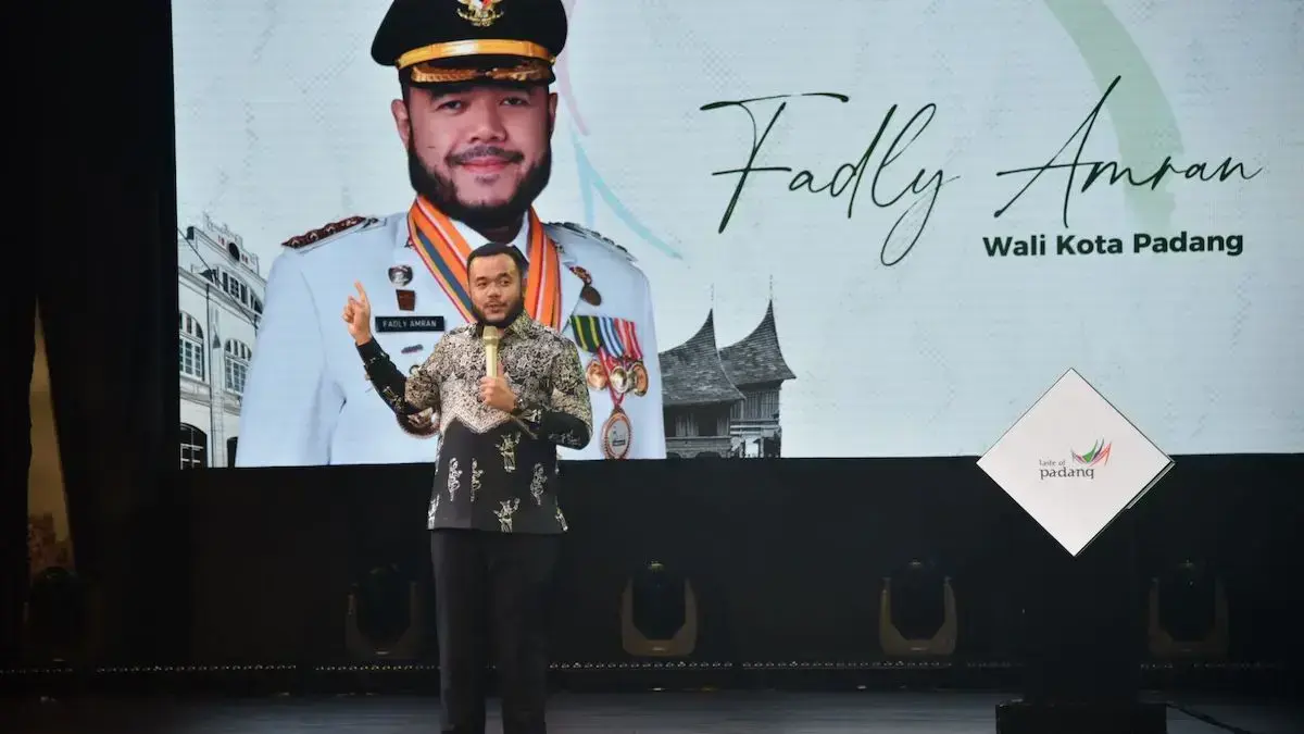 Wako Fadly Amran resmi membuka rangkaian HJK Padang ke-356. (dok. Prokopim)