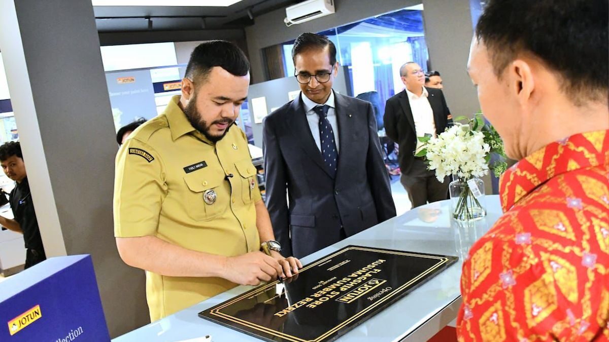 Wako Fadly Amran resmikan Jotun Flagship Shop di Padang. (dok. istimewa)