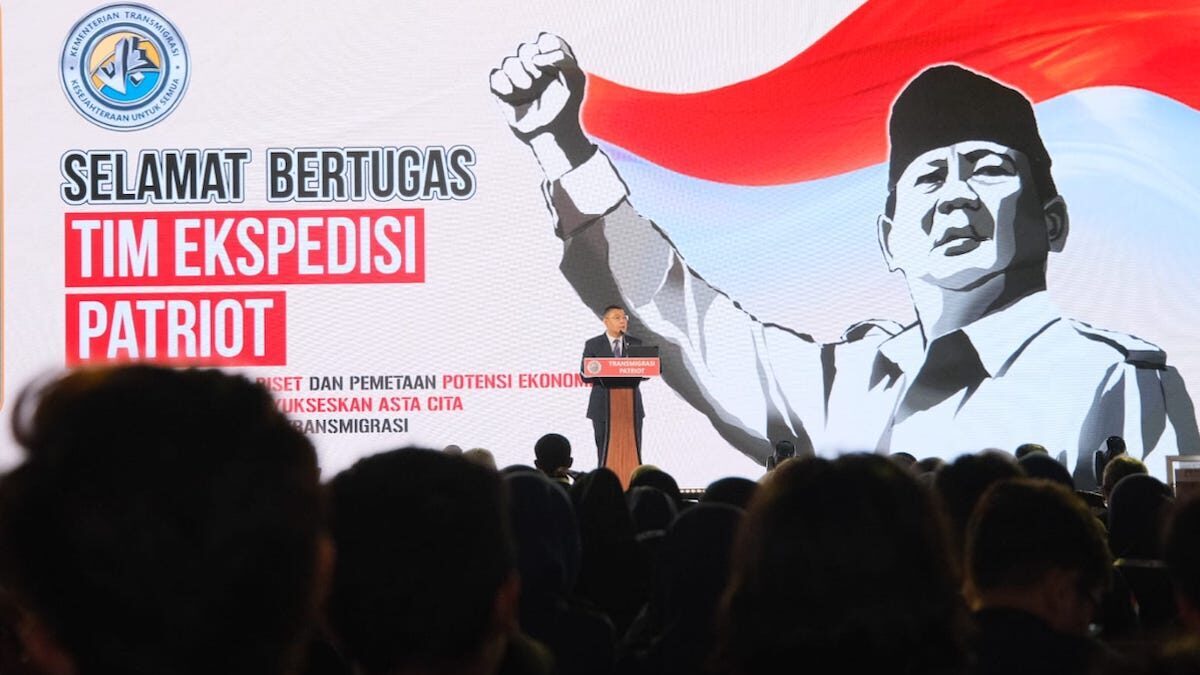 Wamen ATR/BPN Ossy Dermawan lepas tim ekspedisi patriot. (dok. istimewa)