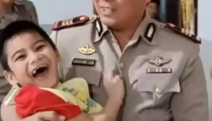 Polri Peduli, Binmas Polres Nias Selatan dan AKP Sonahami Bagi Sukacita ke Anak Panti