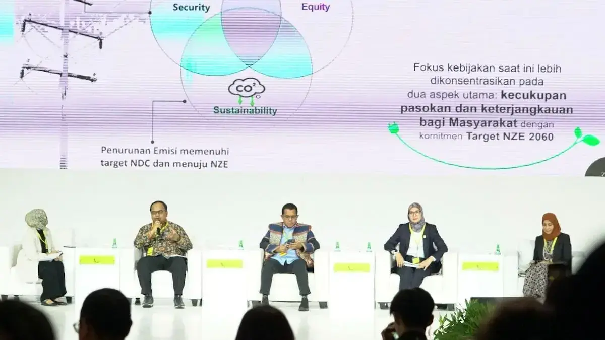 Diskusi panel PLN Habis Gelap Terbitlah Terang. (dok. istimewa)
