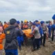Evakuasi penemuan jenazah diduga orang terseret ombak di Pantai Ujung Batu, Kecamatan Koto Tangah, Kota Padang. (dok. Basarnas Padang)