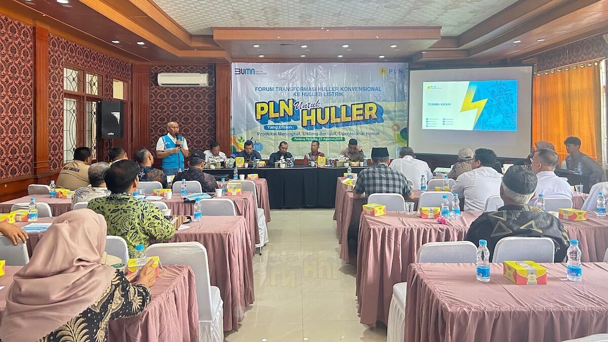 PT PLN (Persero) Unit Pelaksana Pelayanan Pelanggan (UP3) Bukittinggi menggelar Forum Transformasi Huller Konvensional ke Huller Listrik pada Rabu (27/08) di Balairung Mifan Padang Panjang. (dok. istimewa)