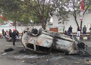 Tanggapi Ricuh Aksi Pati, Mensesneg Imbau Pejabat Tak Arogan