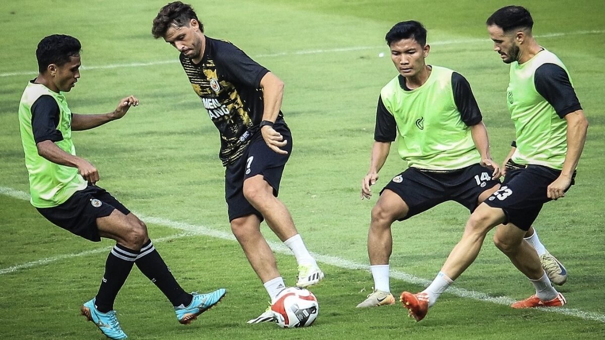 Pemain Semen Padang FC gelar latihan jelang laga melawan Persib. (dok. IG SPFC)