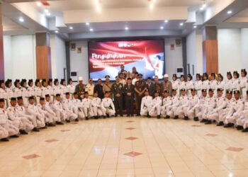 Wawako Maigus Nasir Kukuhkan 54 Anggota Paskibraka Kota Padang