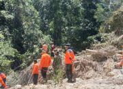 BPBD Agam Bersihkan Longsor di Sungai Ngarai Sianok, Aliran Air kembali Lancar