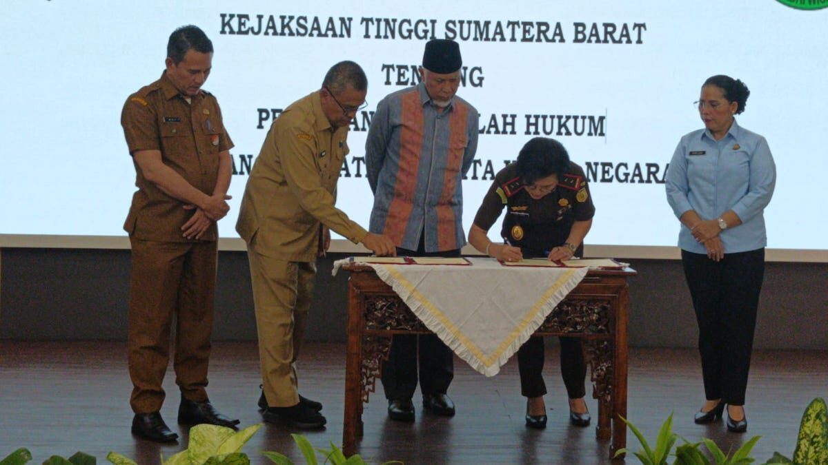 MoU Pemprov Sumbar dengan Kejati Sumbar terkait hukum perdata dan TUN. (dok. adpsb)
