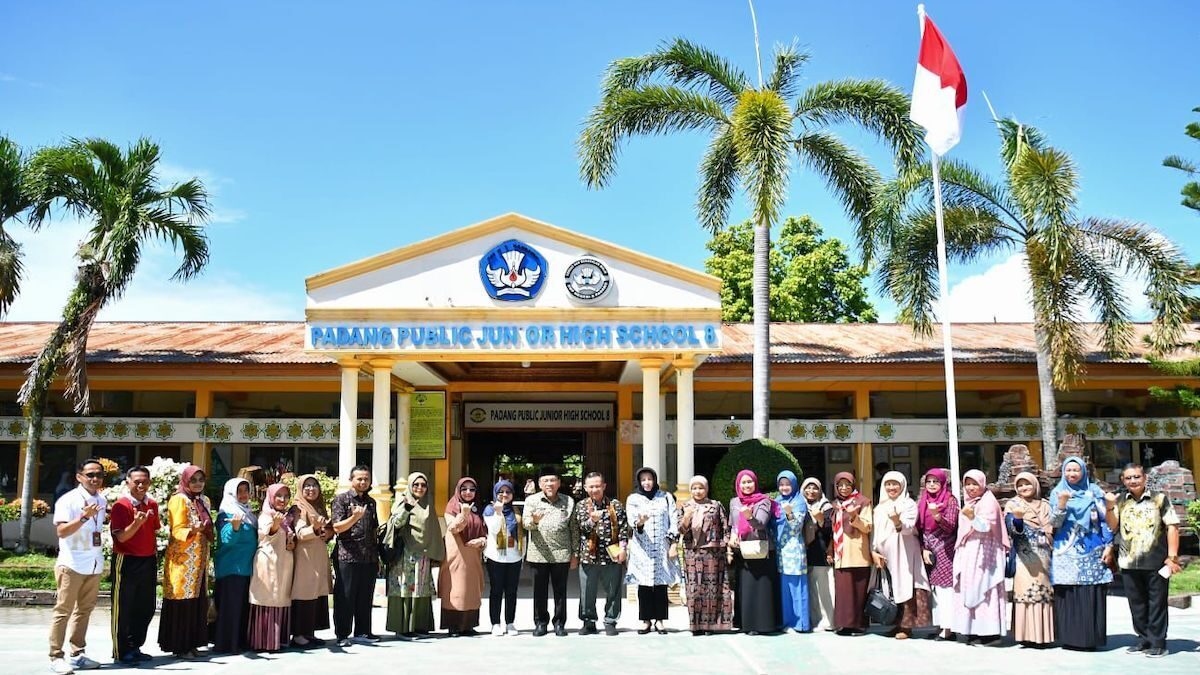 Kota Padang menjalani penilaian dari Tim Verifikasi Kabupaten/Kota Sehat (KKS) Pusat setelah berhasil masuk nominasi peraih penghargaan Kota Sehat "Swasti Saba Wistara" Tingkat Nasional Tahun 2025. (dok. istimewa)