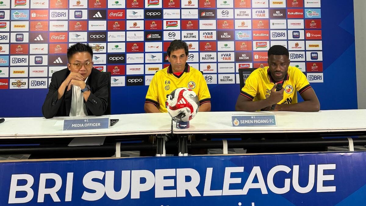 Prematch press conference Persebaya kontra Semen Padang FC. (dok. MO SPFC)