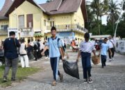 Dukung World Cleanup Day 2025, PT Semen Padang Gelar Selasa Bergoro di MTs Lubuk Kilangan