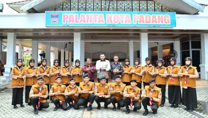 Wako Fadly Amran Lepas Kontingen Jambore Pramuka Muslim Kota Padang