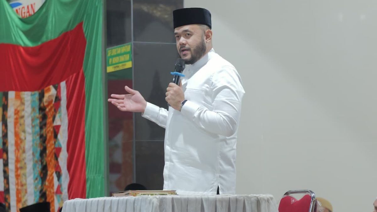 Wako Fadly Amran saat berada di salah satu masjid kawasan Bungus Teluk Kabung. (dok. Prokopim)