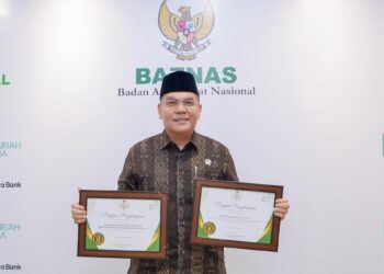 Wamen Ossy terima penghargaan Baznas Award 2025. (dok. istimewa)