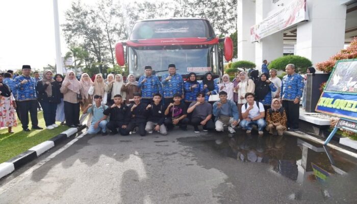 Pemko Pariaman Berangkatkan 15 Mahasiswa ke UNAS PASIM Bandung lewat Program Saga Saja Plus