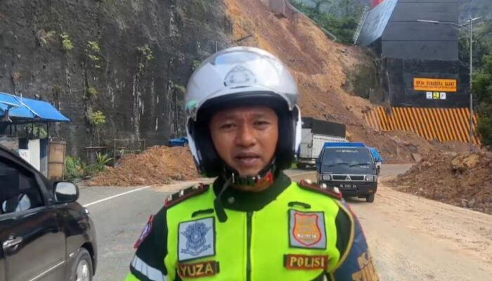 Jalur Flyover Kelok 9 yang Tertimbun Longsor Sudah Bisa Dilalui Kendaraan