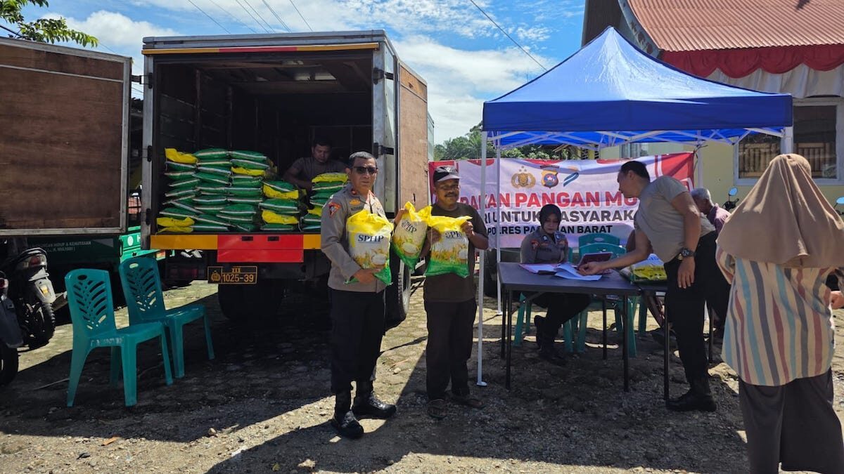 Beras SPHP Polda Sumbar untuk masyarakat. (dok. istimewa)