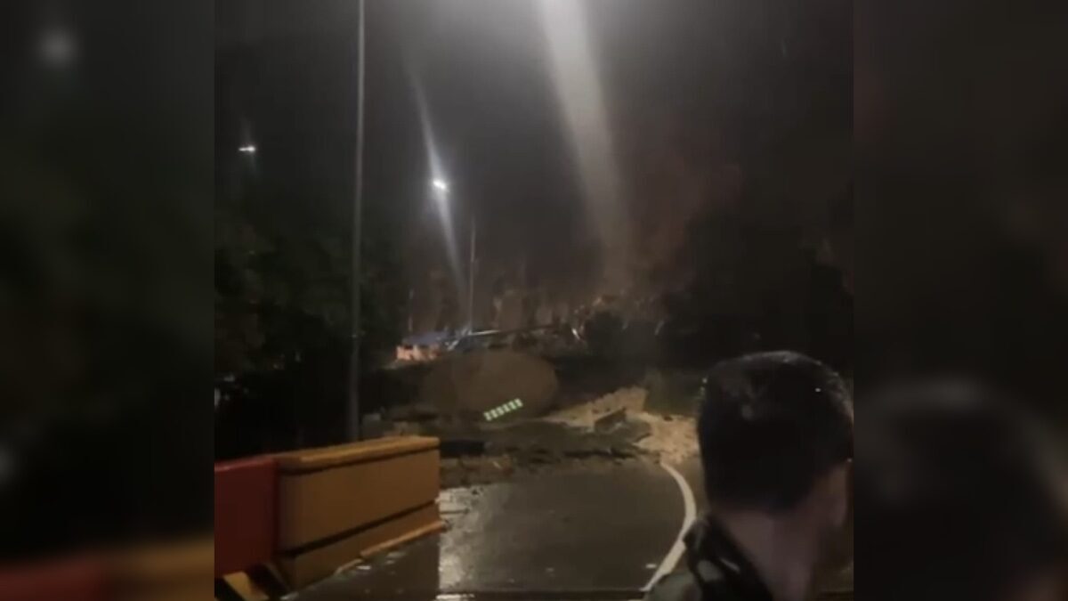 Longsor di Flyover Kelok Sembilan. (dok. tangkapan layar)