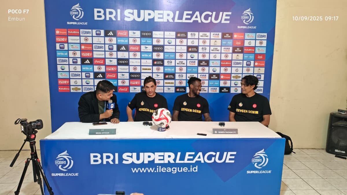 prematch press conference Semen Padang FC vs PSBS Biak pada matchday ke-5 BRI Super League. (dok. Radarsumbar)