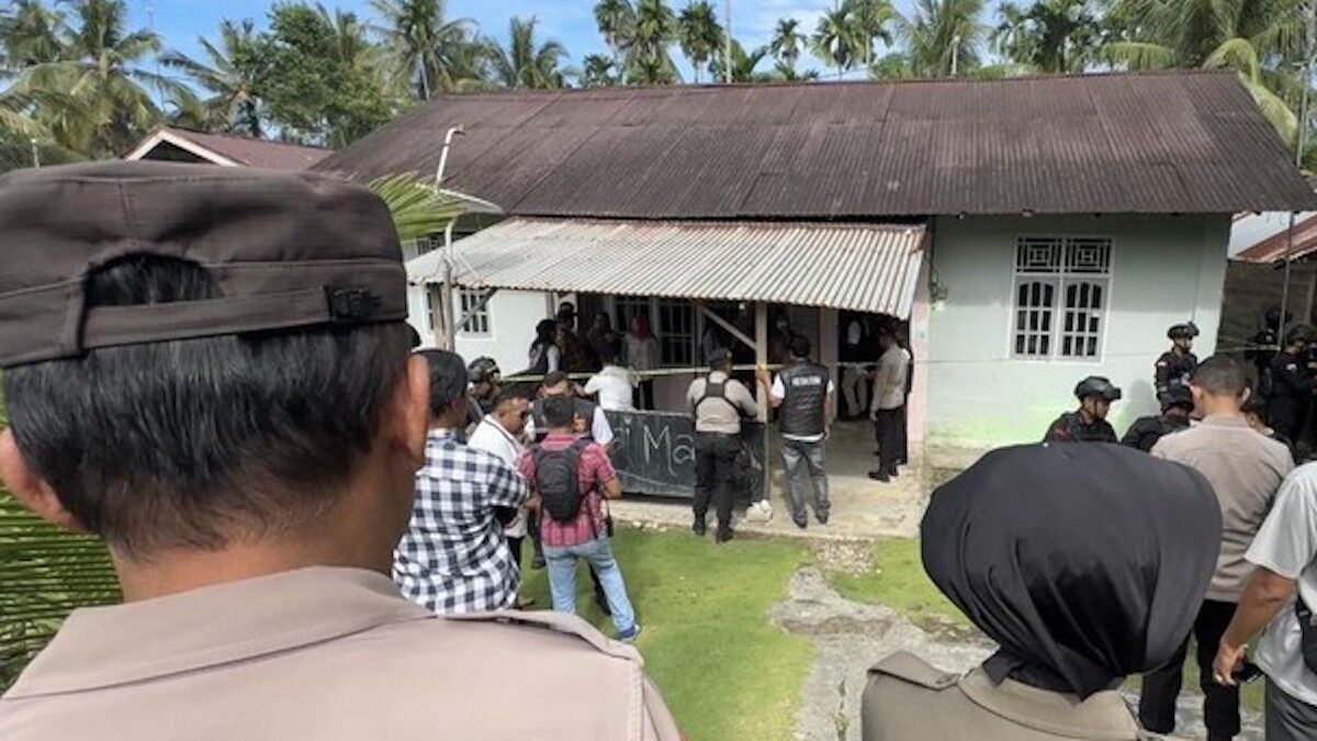 Rekonstruksi kasus mutilasi dan pembunuhan tiga perempuan muda di Padang Pariaman. (dok. Detik)