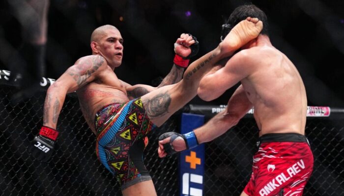 TKO Cepat! Alex Pereira Kalahkan Ankalaev dan Raih Gelar Juara UFC