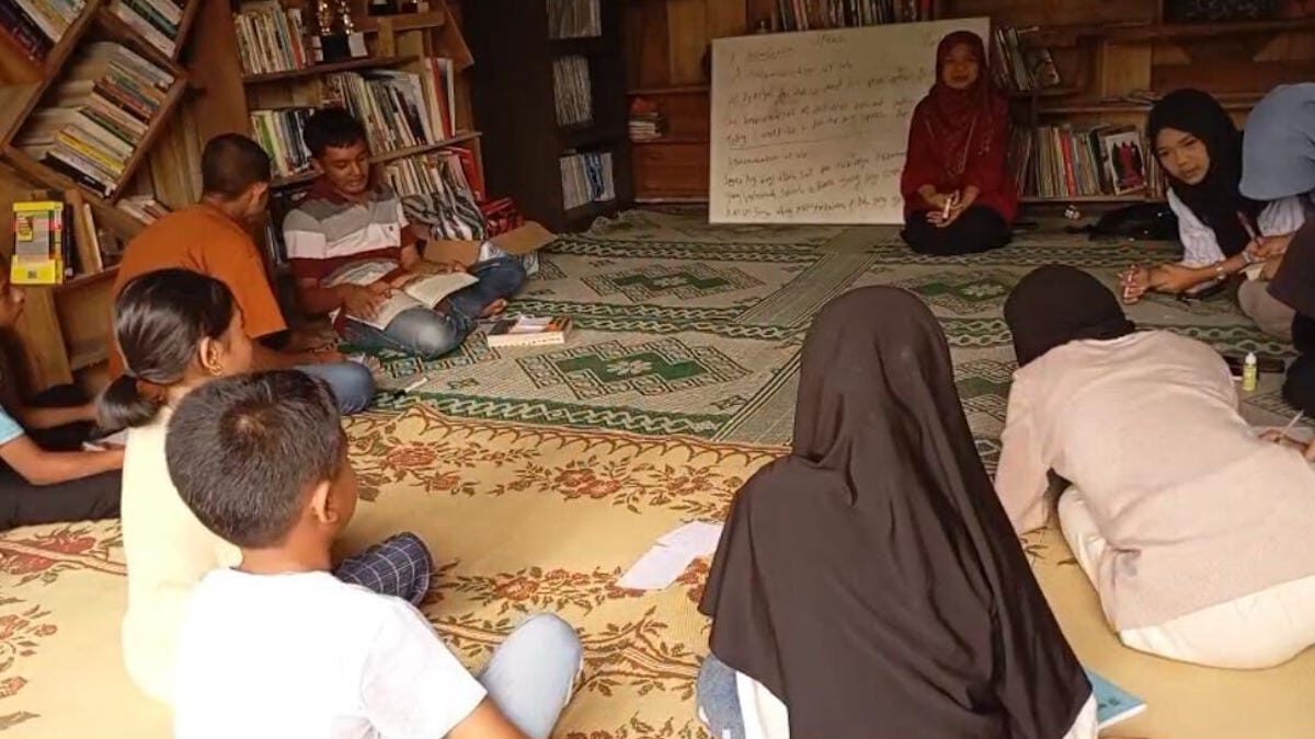 Balai Baca Rumah Bako di Agam buka program English Club. (dok. istimewa)