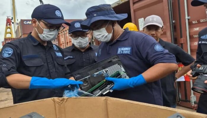 Indonesia Gagalkan Masuknya 73 Kontainer Limbah Elektronik Ilegal dari AS