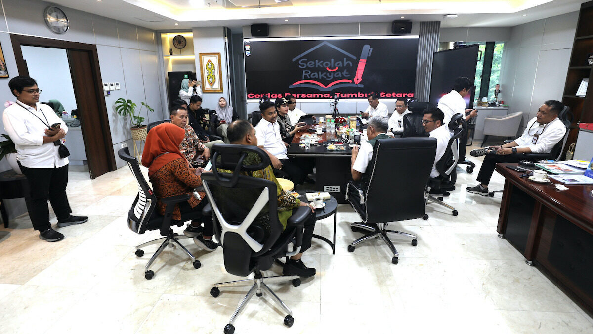 Wagub Vasko bahas sekolah rakyat dengan Kementerian Sosial. (dok. adpsb)