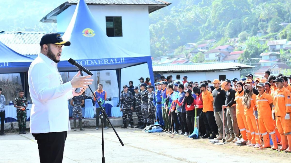 Wako Fadly Amran hadiri peringatan HUT TNI AL. (dok. Prokopim)