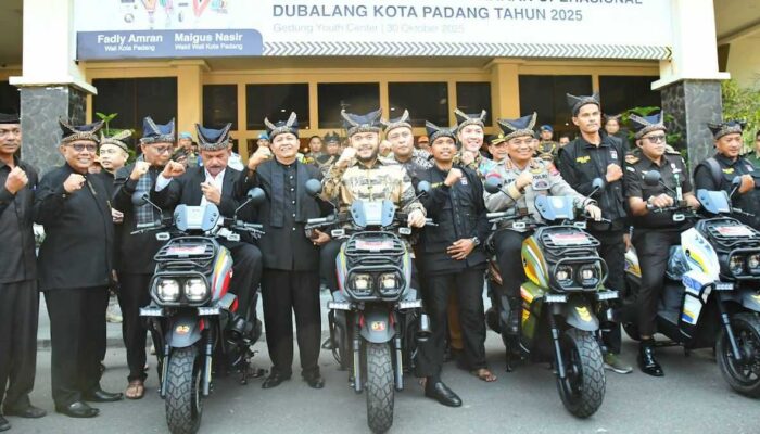 Wako Fadly Amran Resmi Mengukuhkan 208 Dubalang Kota Padang