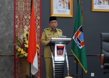 Wawako Maigus Nasir Serahkan RAPB Padang 2026 ke DPRD